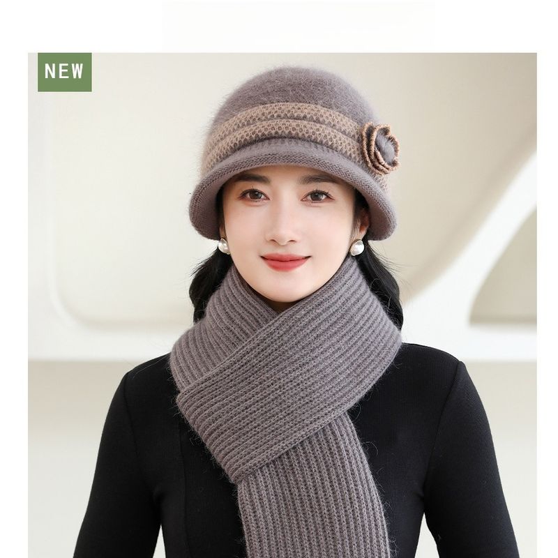 Cappello da mamma, invernale, nuovo ed elegante, con fiori abbinati, cappello in pelliccia di coniglio, sciarpa, set da due pezzi, cappello termico per bambini di mezza età e anziani_voghion.com