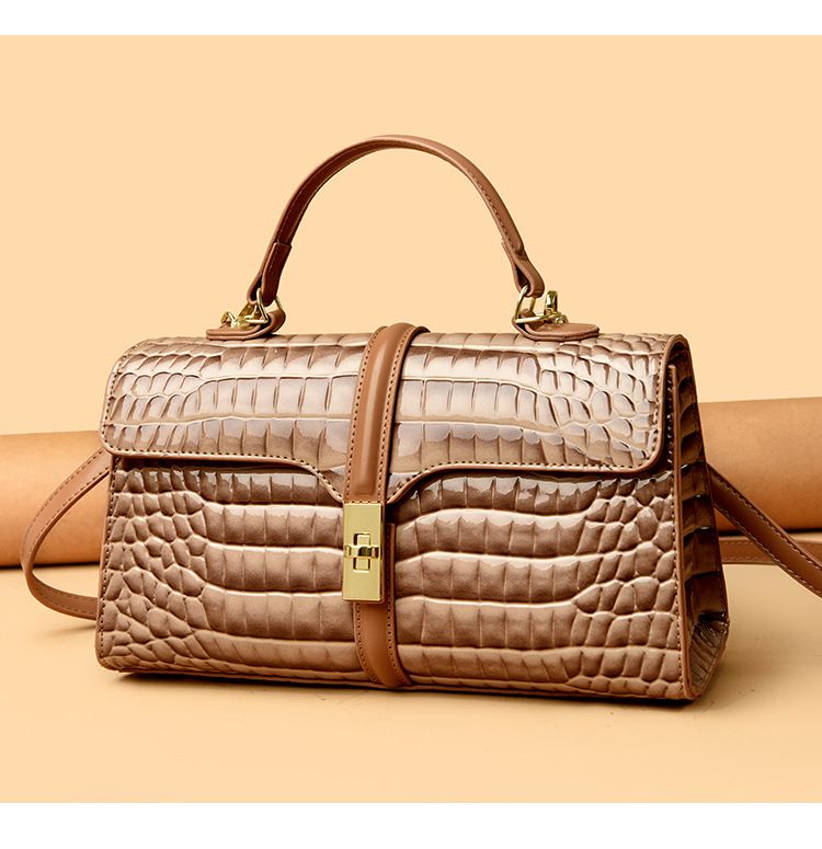 Nuova borsa da donna in pelle verniciata, a tracolla, con motivo coccodrillo_voghion.com