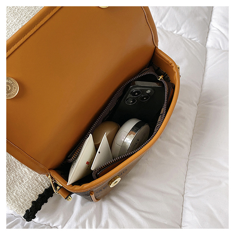 2023 spring new live broadcast good style high quality saddle bag retro presbyopic oblique high-quality one shoulder oblique women's bag_voghion.com