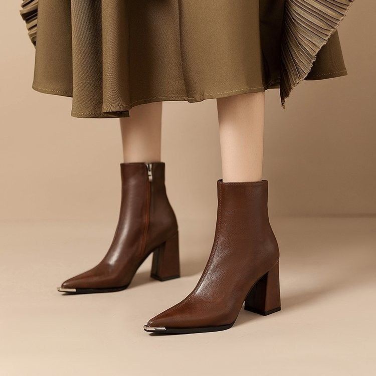 Stivali singoli eleganti Martin da donna, con tacco grosso, snelli e sottili, a punta, autunno inverno 2025_voghion.com