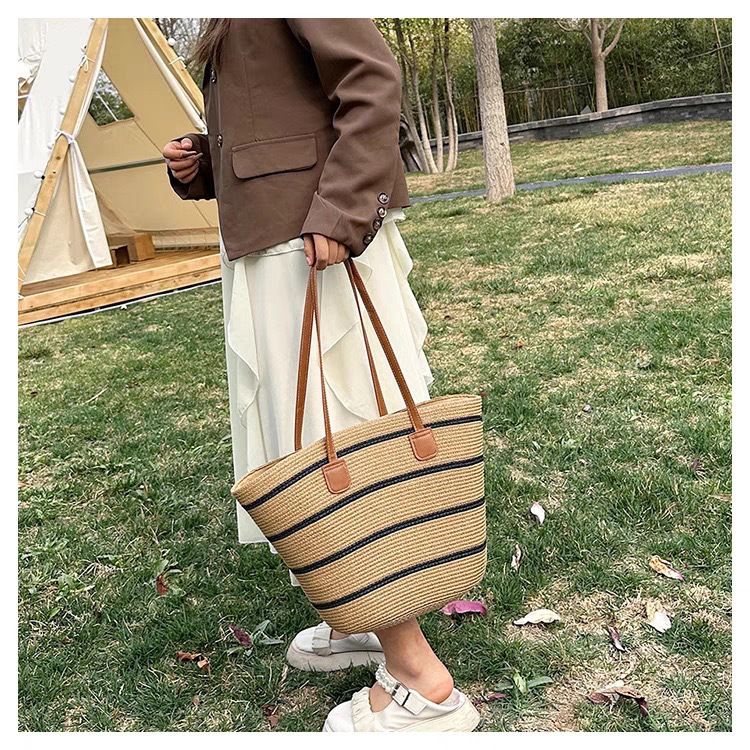 Handmade Straw Bag Large Capacity Woven Portable Shoulder Bag Underarm Bag Beach Bag_voghion.com