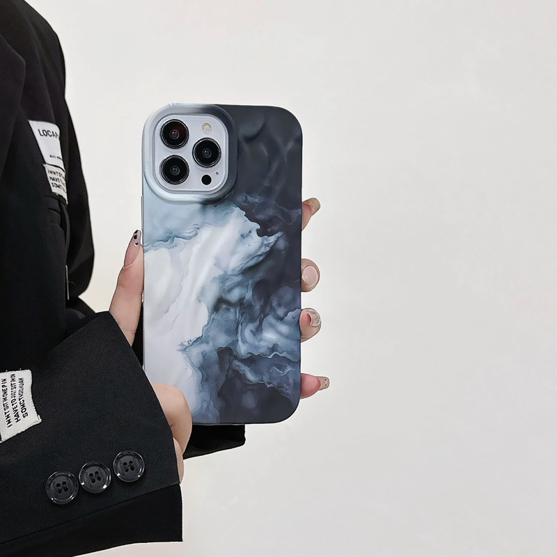 Capa para celular adesivo de água padrão mármore preto e branco adequado para iPhone15promax capa para celular Apple 14 plissado 13 tridimensional_voghion.com