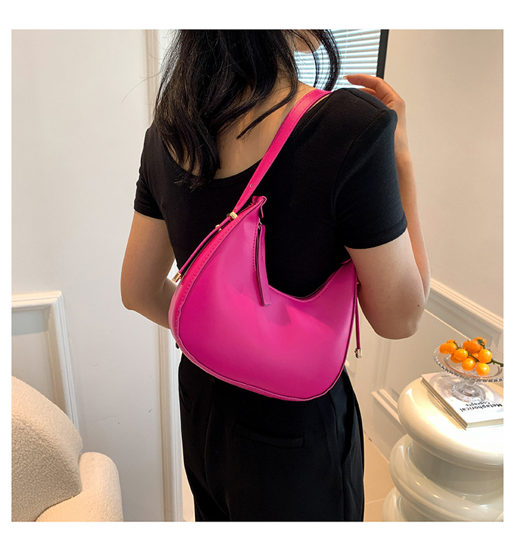 Retro Trend Schëllerbeutel 2023 Summer nei Posch Fraen modesch einfach Ënneraarmbeutel Nisch Koreanesch Neimoundbeutel_voghion.com