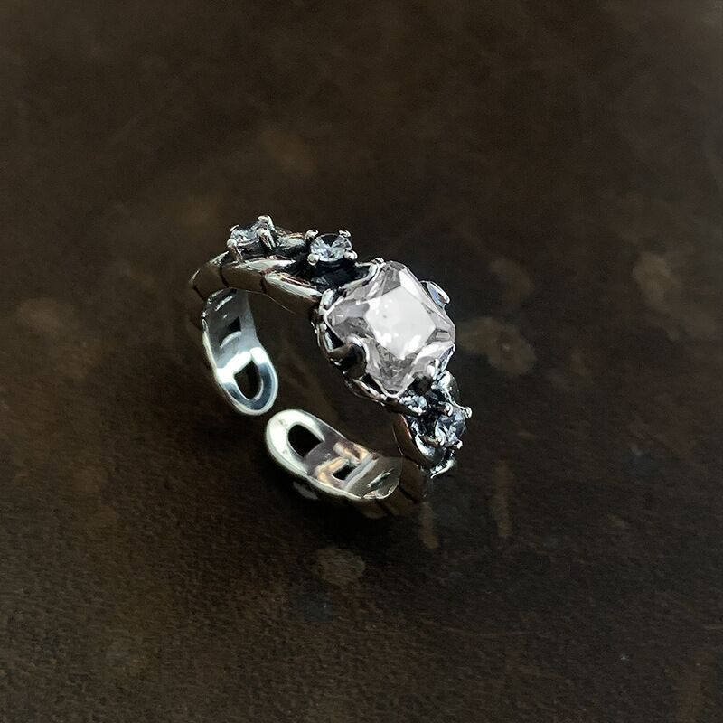 Sterling VENUS Sier Retro Emerald Square Zircon Open Ring Female Niche Design Fashion Light Jewelry_voghion.com