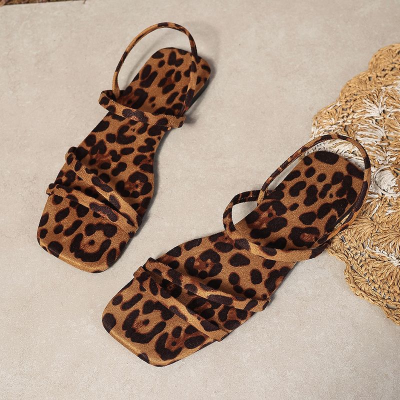 Sandali da donna di grandi dimensioni, eleganti, con punta quadrata, sottili e versatili, con stampa leopardata, nuovi modelli estivi 2025_voghion.com
