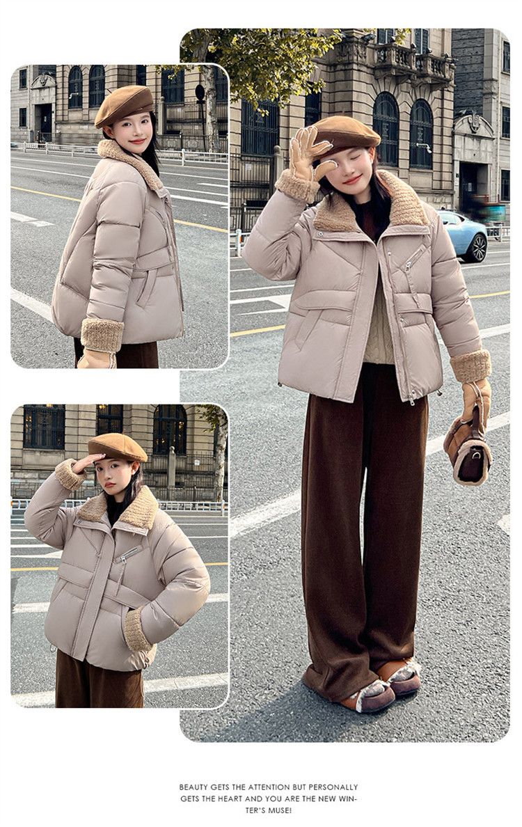 Kuerz Lämmchewoll Daunenjacket mat Kotteng fir Fraen am Wanter 2024, neien Trend vun Daunenjackete mat groussem Kraang fir Fraen_voghion.com