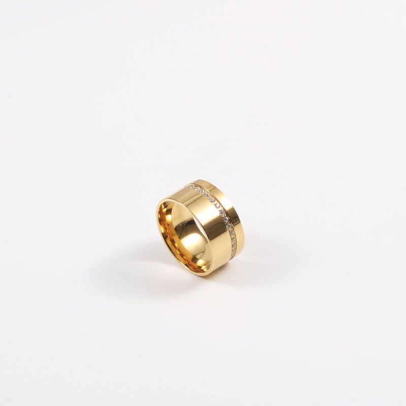 Damenschmuck Dünner Ring mit breiter Oberfläche Titanstahl Galvanisierter 18 Karat Goldring_voghion.com