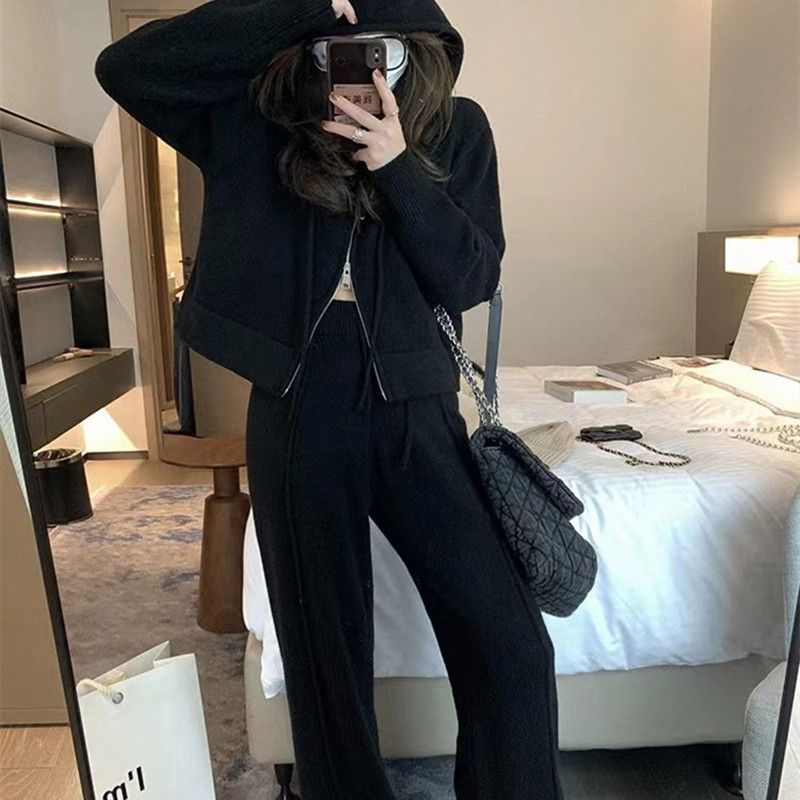Audday 2025 Outono Inverno Novo Suéter Feminino Estilo Preguiçoso Com Capuz Cintura Alta Jaqueta de Malha Dividida Calça Casual Conjunto de Duas Peças_voghion.com