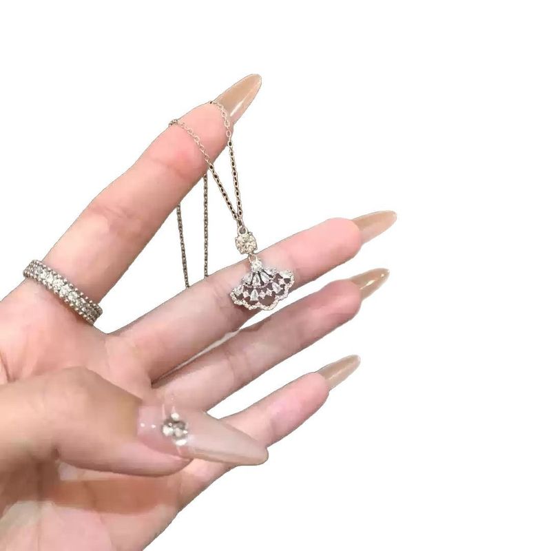 Zircon Fan-shaped Ginkgo Leaf Pendant Necklace 2025 New Item, Niche Versatile, Collarbone Chain, Light And_voghion.com