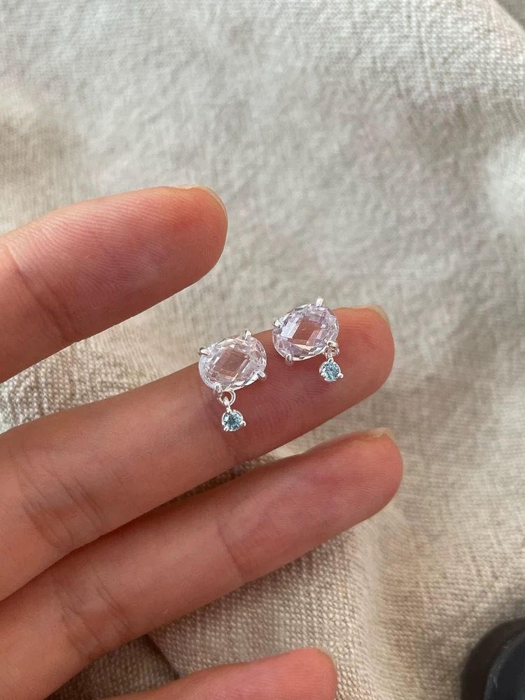 Tiqis minimalistisches Nischendesign, ovales funkelndes Zirkonium für Frauen, aus reinem Silber, Tränenflecken im koreanischen Stil, blau_voghion.com