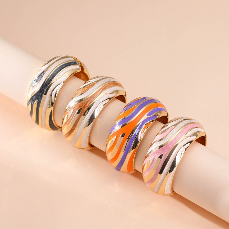 Hot Fashion Retro Gold W Elegant Ladies Drop Oil Patchwork Hand Accessories Bracelet_voghion.com