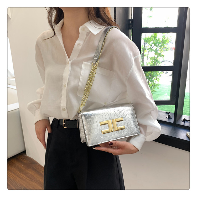Borsa da donna con motivo coccodrillo Borsa a tracolla con catena color fiore 2023 Nuova borsa da pendolarismo stile occidentale semplice Borsa a tracolla stile occidentale_voghion.com