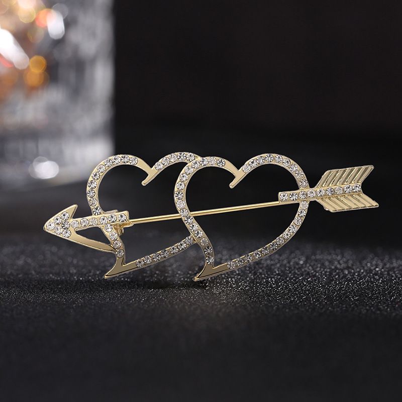 Spilla d'amore per donna Corsage anti-esposizione Una freccia nel cuore Fibbia semplice Regalo di San Valentino Accessori da cuore a cuore_voghion.com