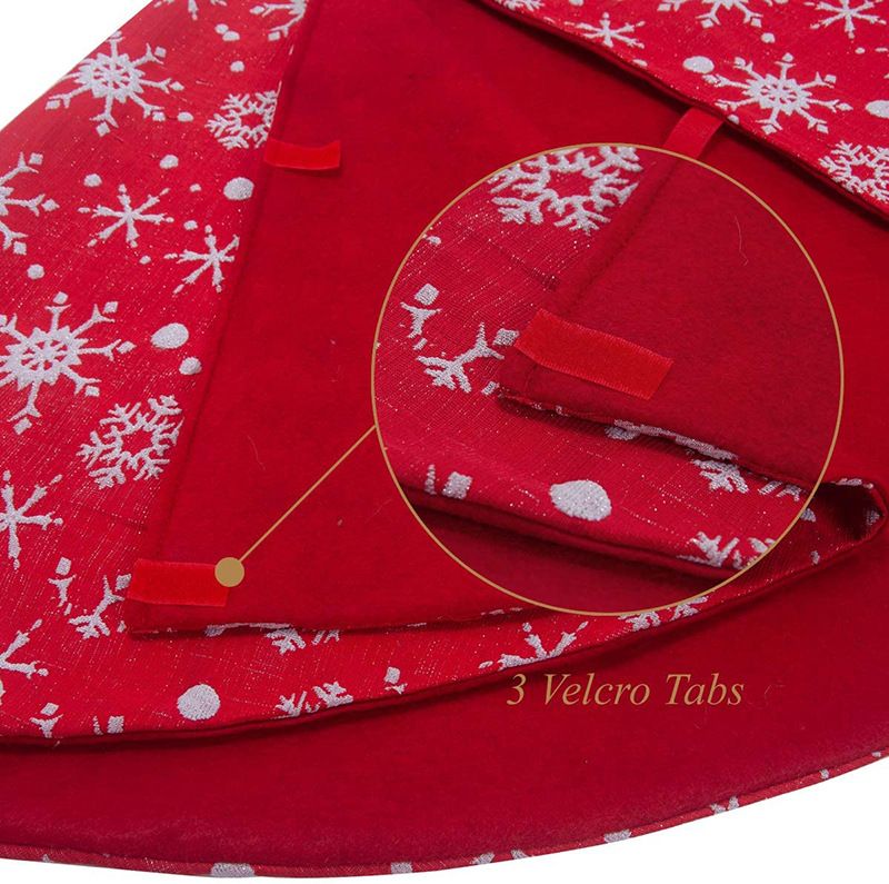 Jupe de sapin de Noël festive avec motif flocon de neige rouge - Décoration d'intérieur pour les fêtes, styles traditionnels et modernes_voghion.com
