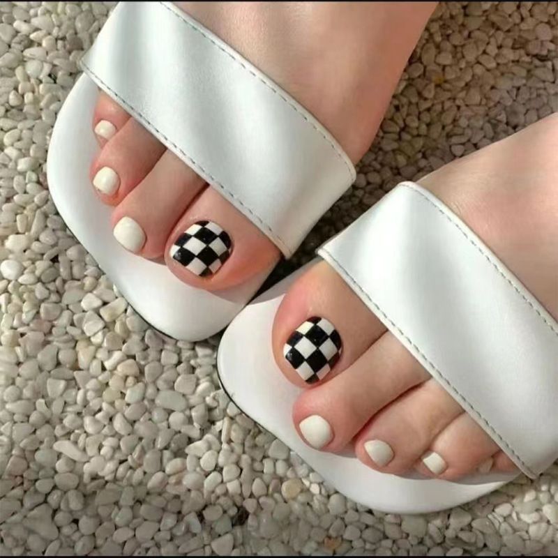 Black And Chessboard False Nails, White Toenails, Wearing Art Patches, Finished 24 Nail Patches_voghion.com