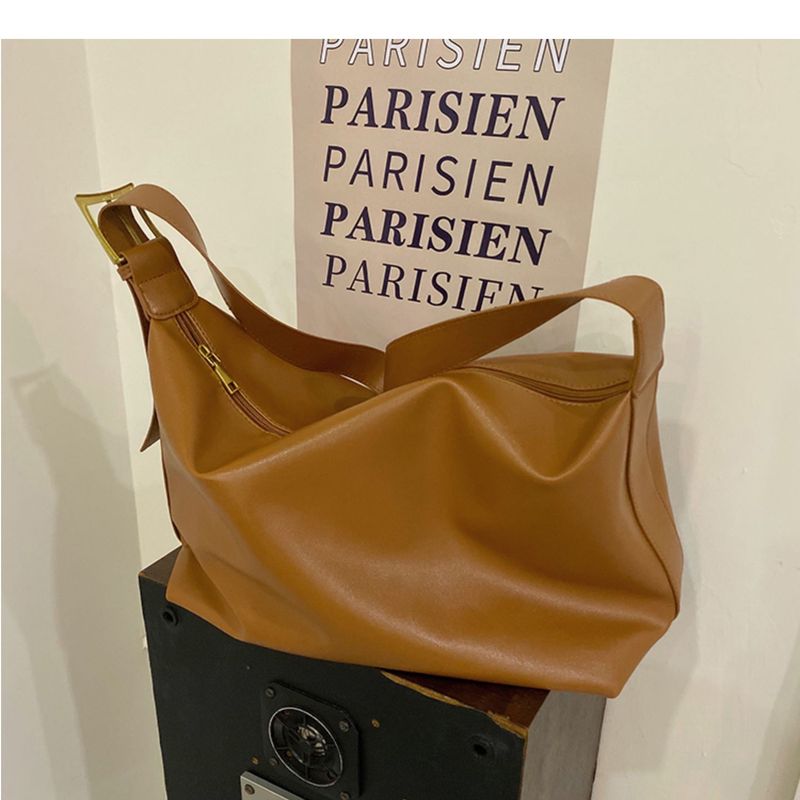 Borsa versatile in versione coreana per donna 2024, nuova borsa a tracolla ad alta capacità, morbida e pieghevole, stile minimalista, con tracolla_voghion.com