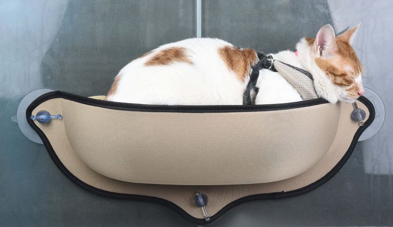Pet Life 'Gravity-Lounge' Suction Cup Kitty Cat Lounger and Bed_voghion.com