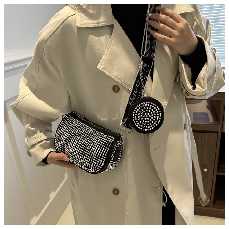 Donna alla moda con semplici strass intarsiati, borsa a tracolla alla moda a spalla singola, borsa di tendenza da discoteca,_voghion.com