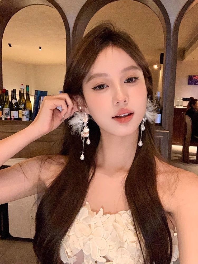 Super Fairy Feather Butterfly Fringed Earrings Unique High-end Niche Exaggerated Temperament Earrings Women_voghion.com