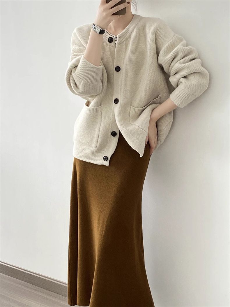 Giacca in maglia tinta unita per donna, stile medio-lungo, nuovo articolo autunno 2024, cardigan in maglia con scollo rotondo e tasca, ampio_voghion.com