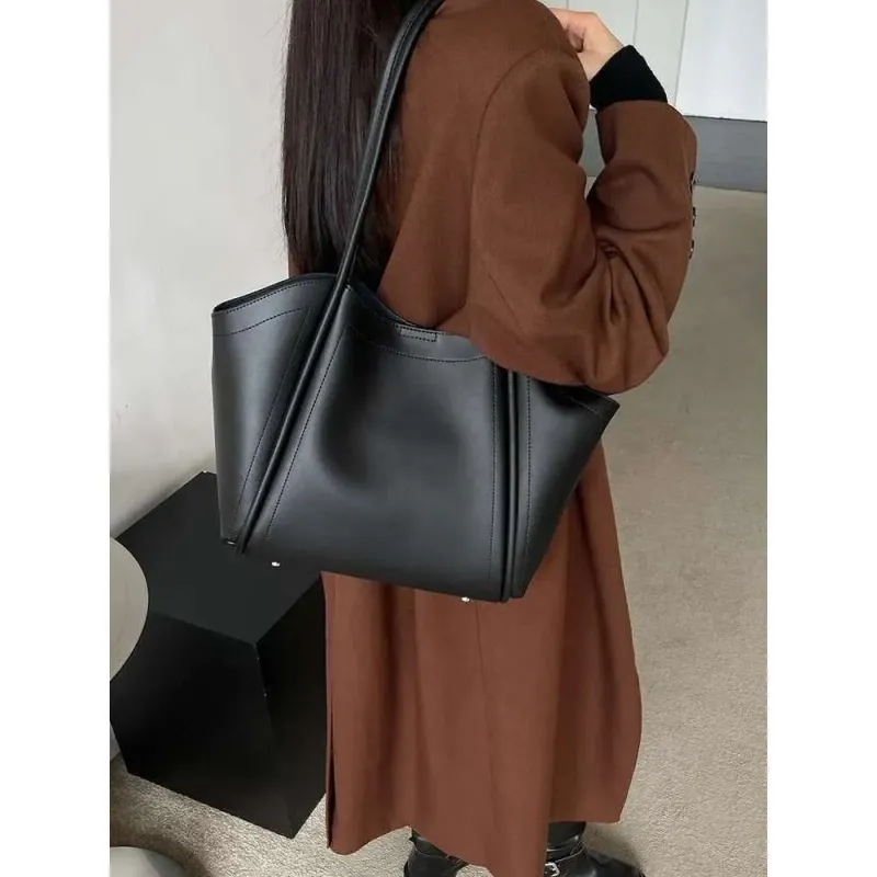 Nuovo stile nel 2025. Borsa a tracolla da donna in morbida pelle di nicchia. Ha una grande capacità, emana un tocco di lusso ed è adatta per_voghion.com