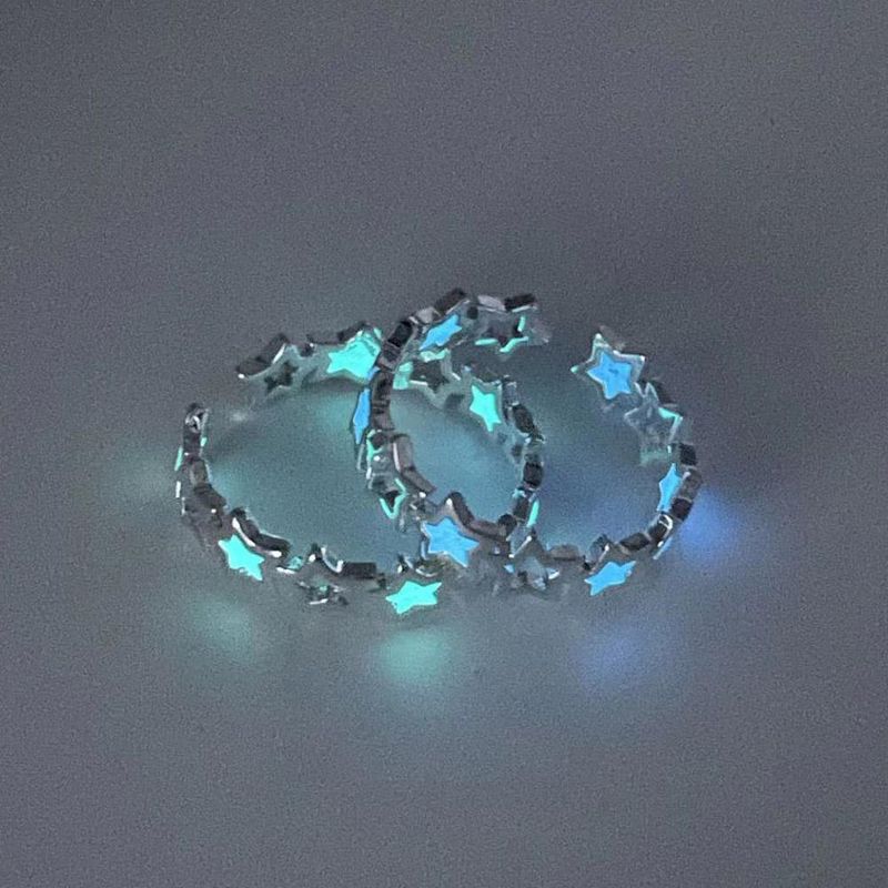 Ready Stock Hohle Leuchtringe für Frauen Männer Glow In Dark Silber Farbe Stern Geschenke Vintage Modeschmuck Grün Blau_voghion.com