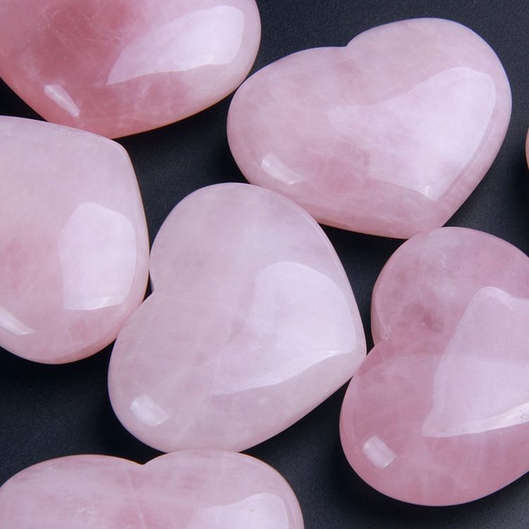 Factory Direct natural pink crystal heart-shaped ornaments jade peach heart crystal jewelry hibiscus stone heart-shaped crafts_voghion.com