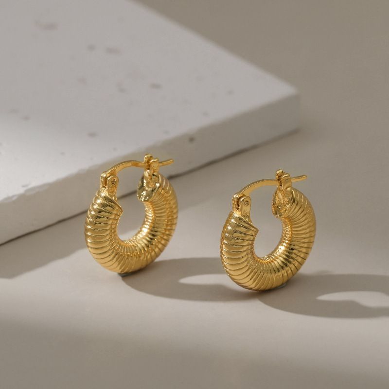 Orecchini a cerchio massiccio con fermaglio per orecchini in oro vero placcato in rame, corti e resistenti, orecchini retrò che preservano il colore_voghion.com