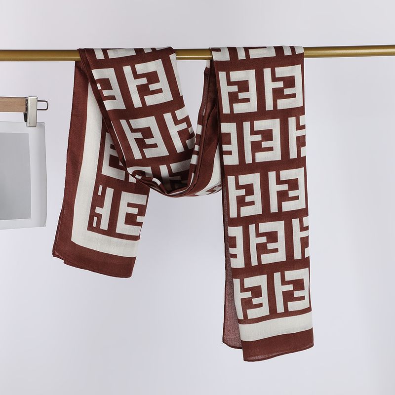 Neues unregelmäßiges, schlichtes, geometrisches Buchstaben-Modisches Design, quadratischer langer Schal für Damen, Reise-Outfit_voghion.com