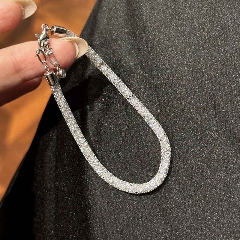 European And American Style Grid Zircon Twisted Vintage High-end Feel Bracelet Light Luxury Simple Fashion Personality_voghion.com