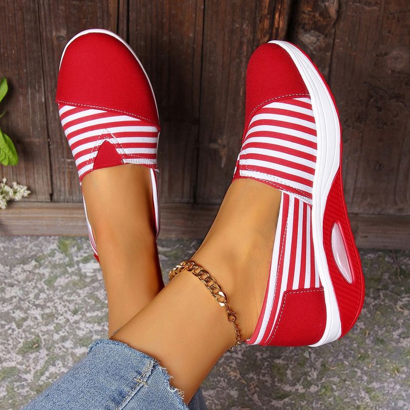 2025 Sommer Herbst Neue Gestreifte Leinwand Casual Runde Zehe Schaukel Bequeme Mama Plus Größe Damen Schuhe_voghion.com