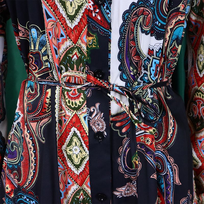 Abito casual di grandi dimensioni con spalline alla moda e plissettato stampato da donna_voghion.com