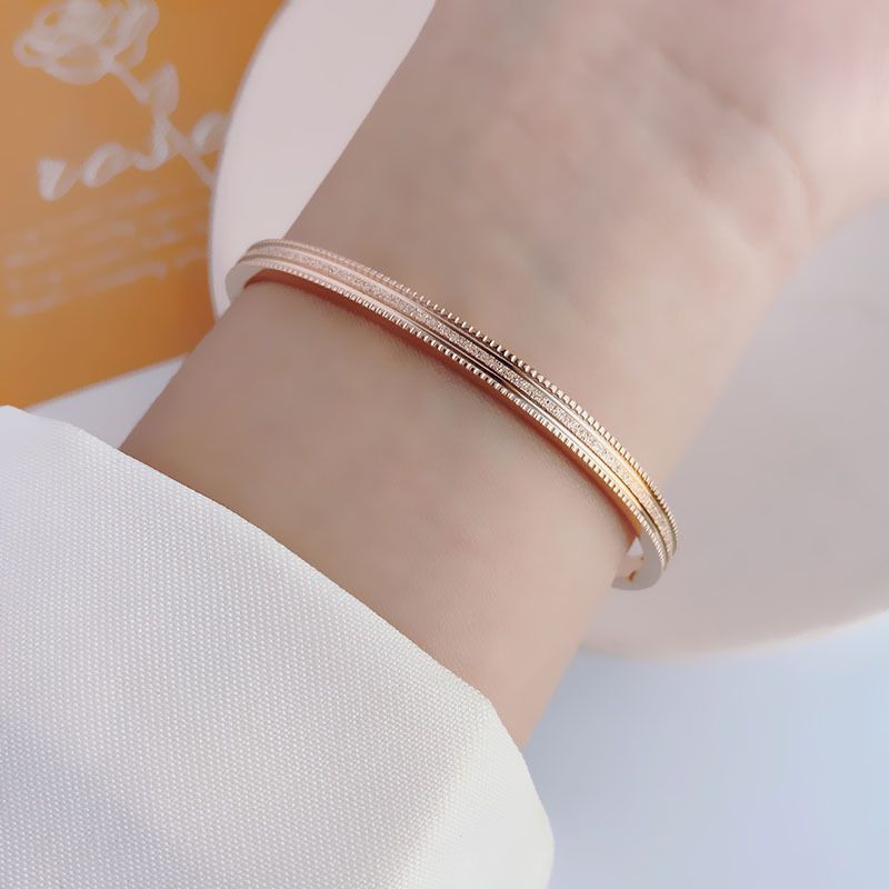 Bracelet simple en titane de style coréen pour femme, bracelet fin en acier inoxydable doré mat gravé, élégant et tendance_voghion.com