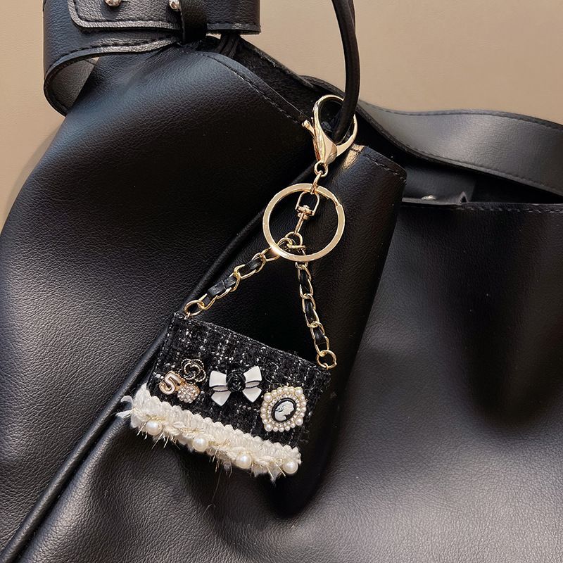 Kreative kleine Duft Kamelie Modell neue Mode Perle Schlüsselanhänger Tasche Dekoration Anhänger für Frauen_voghion.com