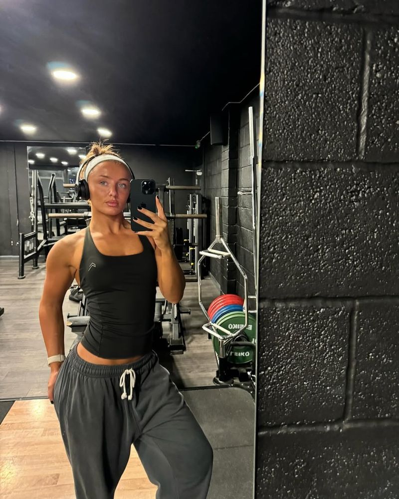 Internet-Berühmtheit Oneractive Yoga-Weste für Frauen, hohe Elastizität, schnelltrocknend, Sport-Fitness-Training mit Brustpolster-Modell_voghion.com