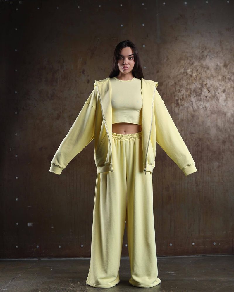 "Women's Hooded Sweatshirt & Jogger Pants Set – Trendy Streetwear In Soft Pastel Colors (S/M/L/XL)"_voghion.com