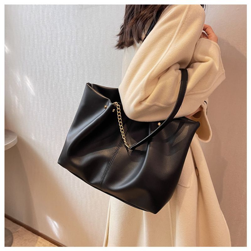 2024 Neue weiche Textur Damenmode Casual Chain Single Shoulder Pendler-Einkaufstasche mit großer Kapazität Trendy_voghion.com