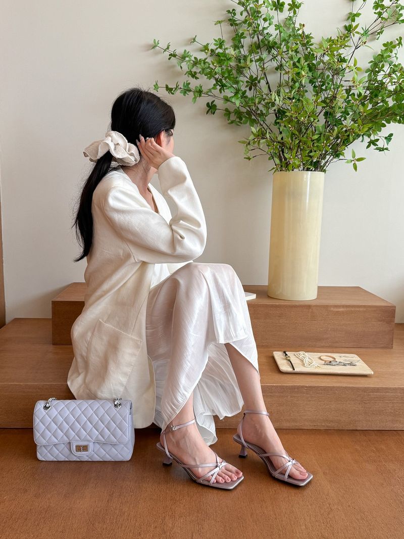 Nuove scarpe con tacco a punta quadrata francesi, eleganti e sofisticate, comode da indossare._voghion.com