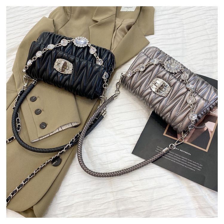 Fashionable and versatile niche chain bag one shoulder pleated diamond small fragrance style net celebrity ladies small bag ins shoulder bag_voghion.com