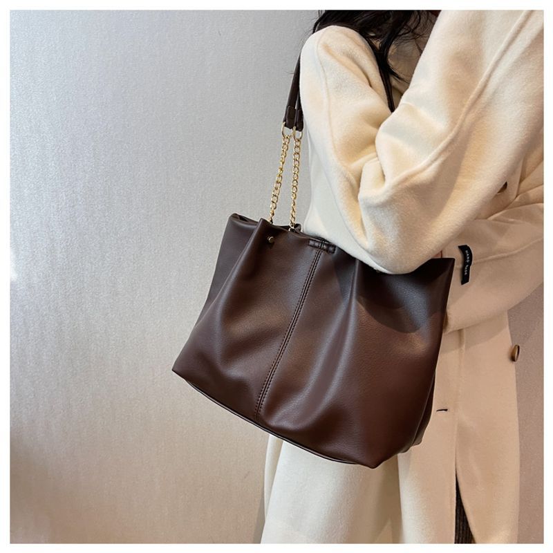 2024 Neue weiche Textur Damenmode Casual Chain Single Shoulder Pendler-Einkaufstasche mit großer Kapazität Trendy_voghion.com