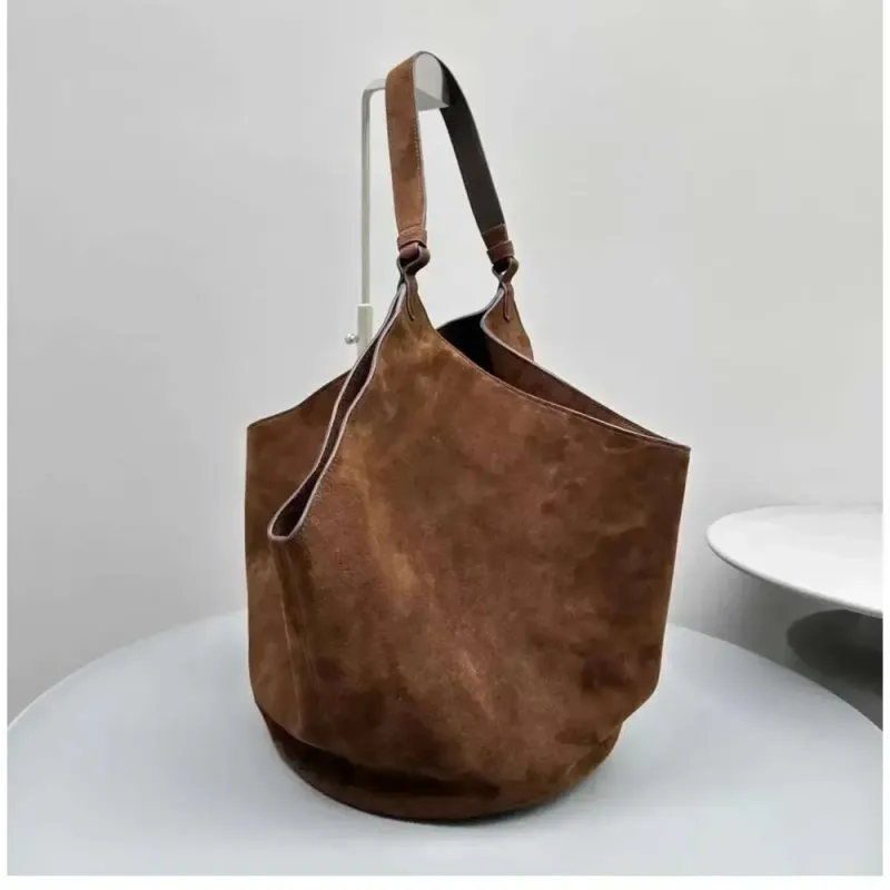 High Quality Designer Bags 2023 Autumn And Winter Handbag Genuine Leather Dumpling Bucket Niche Shoulder Tote Bag_voghion.com