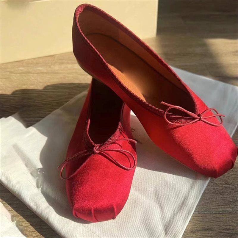 ~Runde Zehenpartie Blaue Ballerinas für Damen 2025 Frühling Satin Bequeme flache Slip-On Oma Schuhe_voghion.com