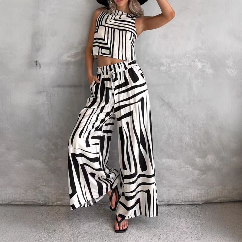 Set da donna casual alla moda, top senza maniche e pantaloni lunghi, estate 2025_voghion.com