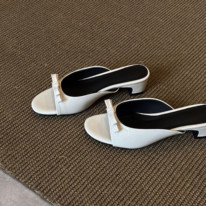 Sandalias francesas de charol con lazo negro para mujer, versátiles, sencillas, de tacón bajo, informales, con punta abierta y sin cordones._voghion.com