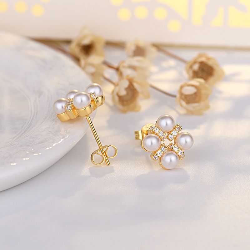 Modische Ohrringe mit Silbernadel im koreanischen Stil, neue zarte Perlenohrringe mit Blumenmuster, Ohrringe mit kaltem Wind für Frauen_voghion.com