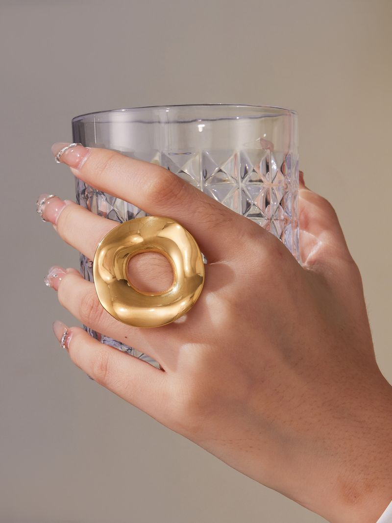 Square Candy Exaggerated Temperament Hollow Geometric Circular Ring Personality Irregular Design Niche Smooth Ring For Women_voghion.com
