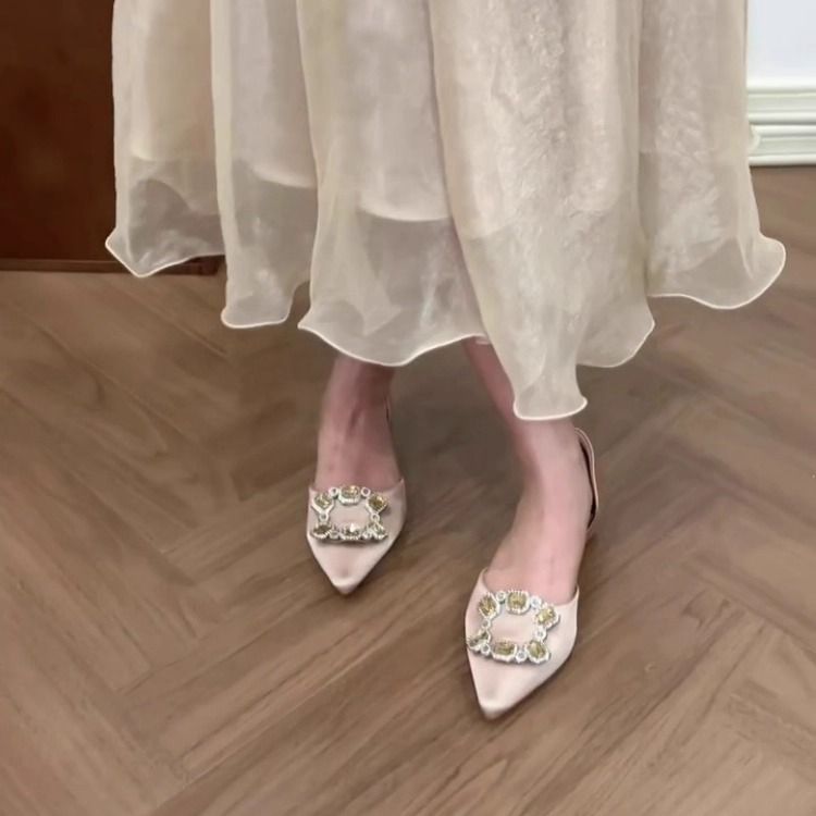 Schaffell-Version ~ Satin Innenhöhe erhöhen 4 cm Hohl Sandalen 2025 Neues Design Sinn Petite Strass Flacher Mund_voghion.com