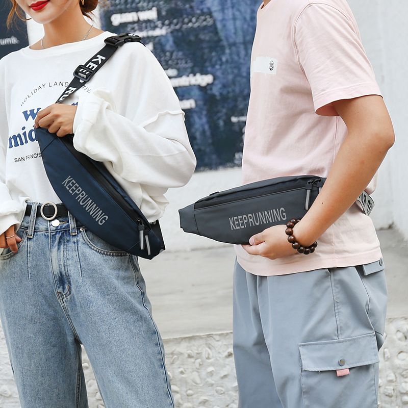 Avastame Land Roveri uut meestele ja naistele mõeldud õuespordialaseid vabaajarõivaste rinnal töötavat ülikerget veekindlat väikest vöökotti_voghion.com