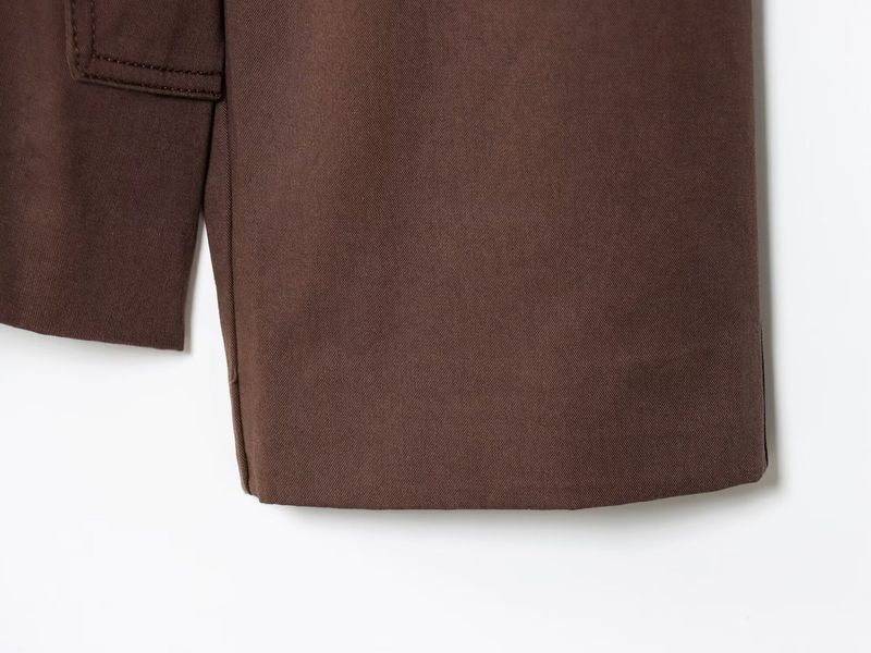 Trench corto con cintura e maniche lunghe con revers, stile francese semplice, da donna, autunno 2025_voghion.com
