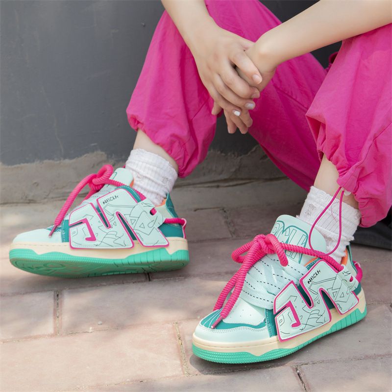 M Letter Hip-Hop Skateboard Loafers für Damen, Ins Korean Style, Paar Nischen Sport Freizeitschuhe, 2023 Sommer Neu_voghion.com